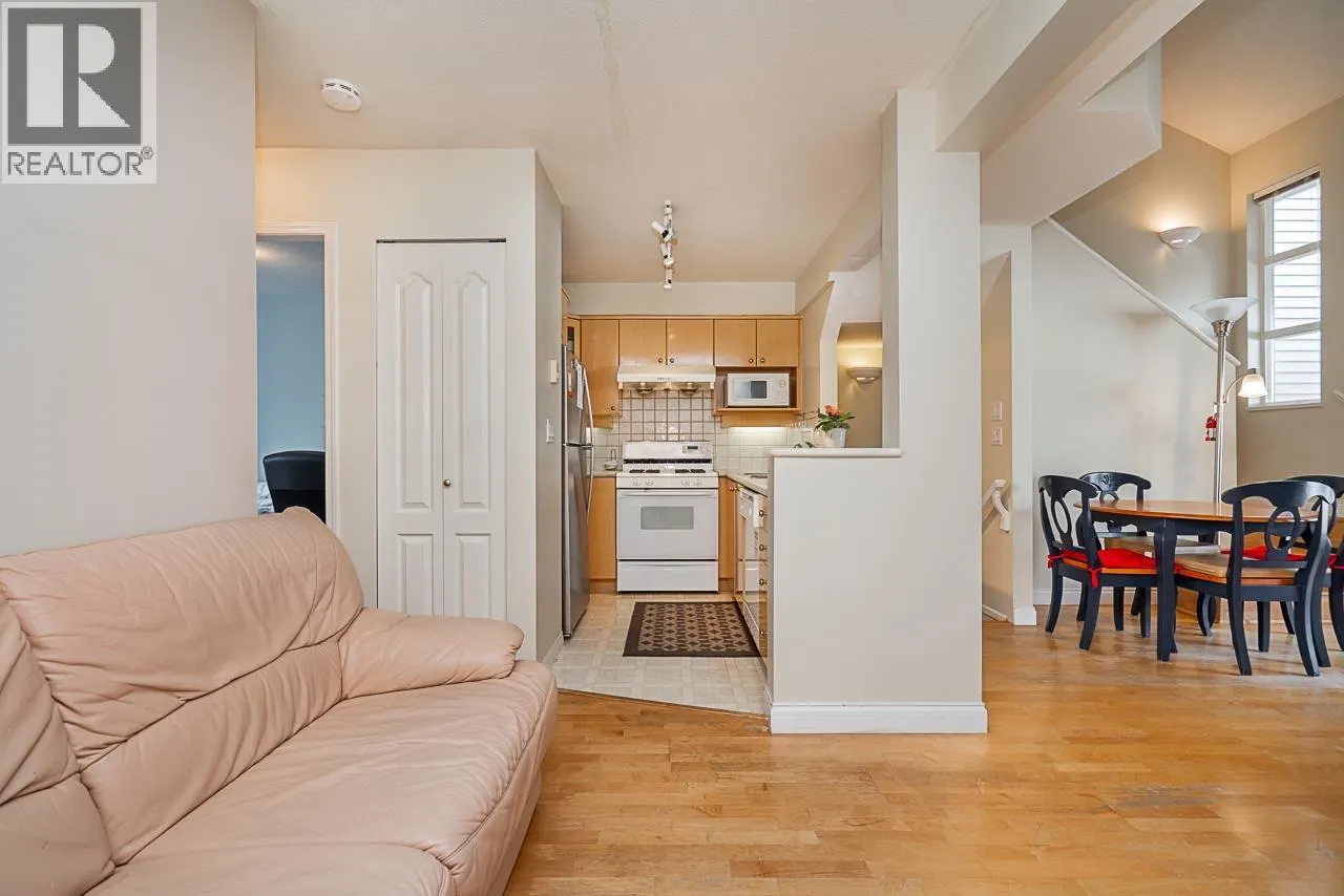 20 7111 LYNNWOOD DRIVE