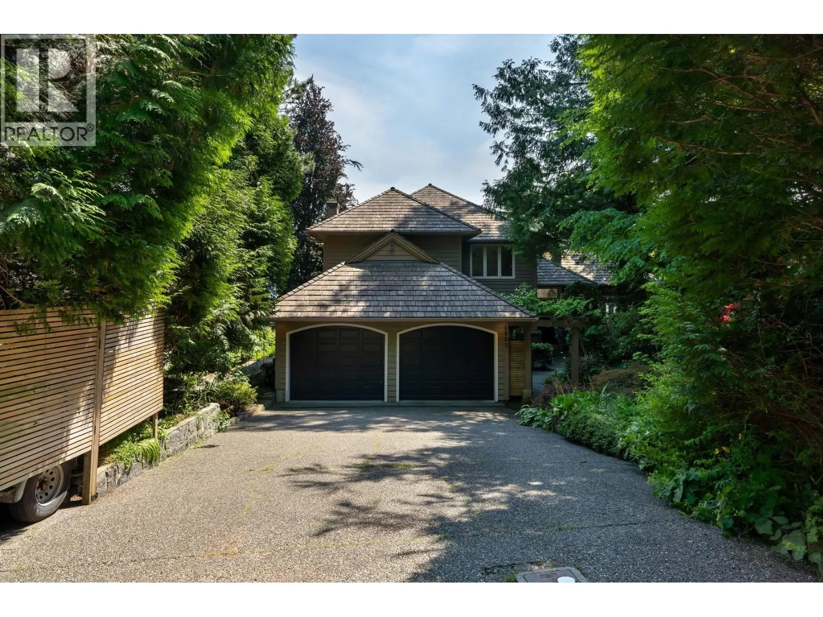 4882 VISTA PLACE