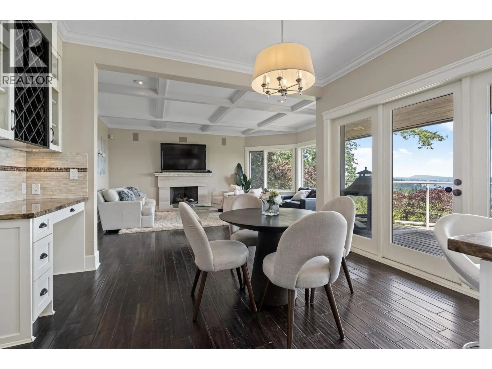 4882 VISTA PLACE