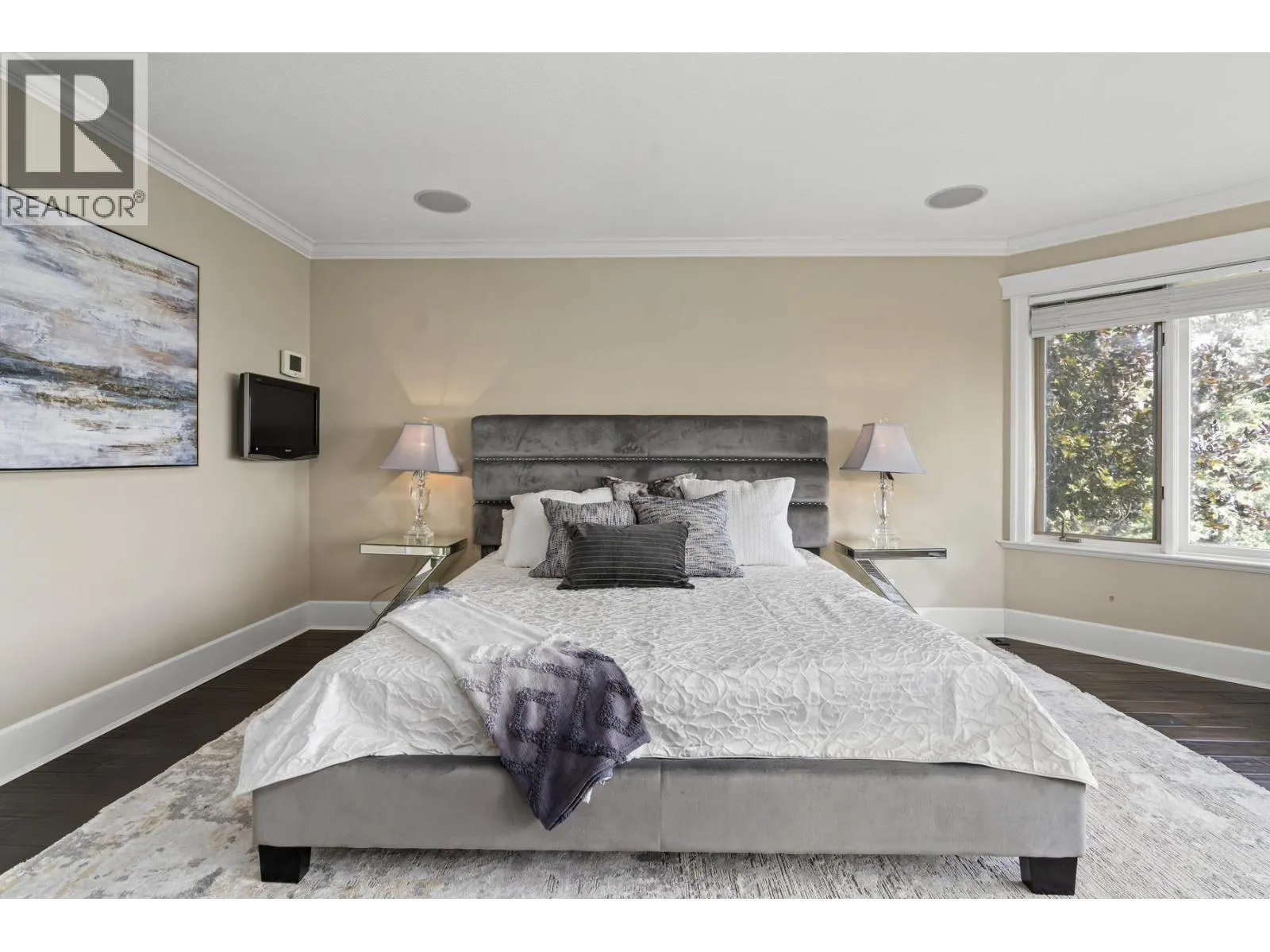 4882 VISTA PLACE