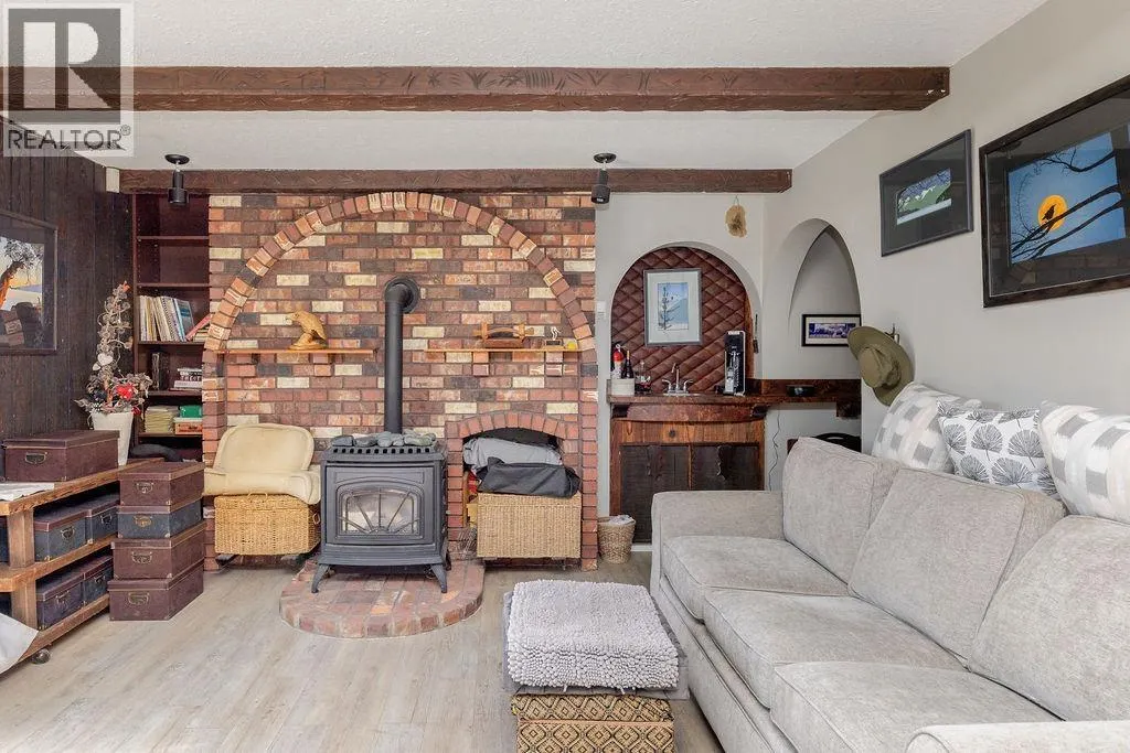 483 SARGENT ROAD
