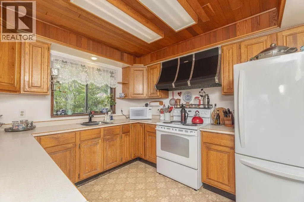 483 SARGENT ROAD