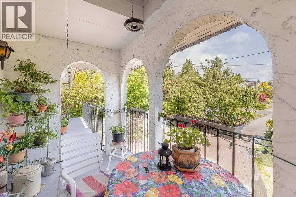 483 SARGENT ROAD