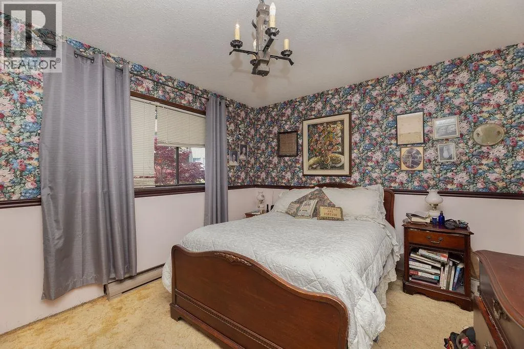 483 SARGENT ROAD