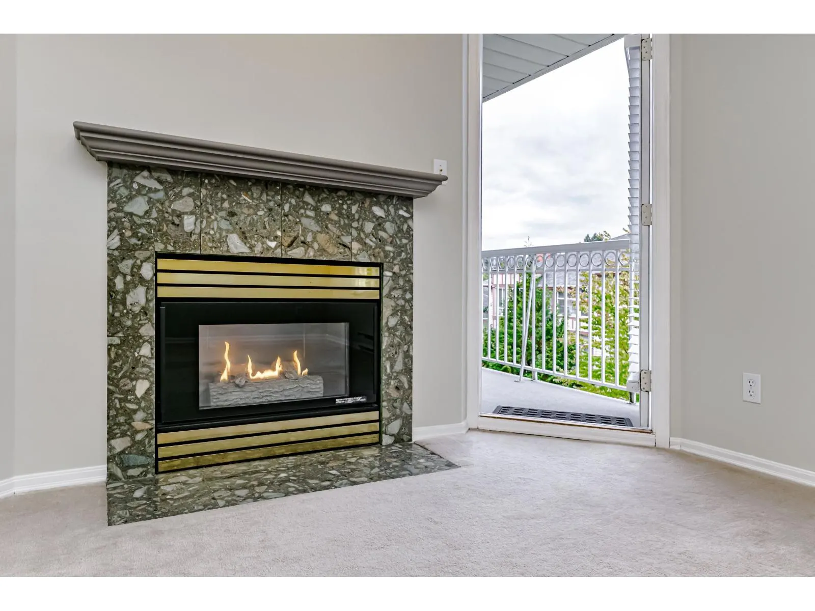 304 13955 LAUREL DRIVE