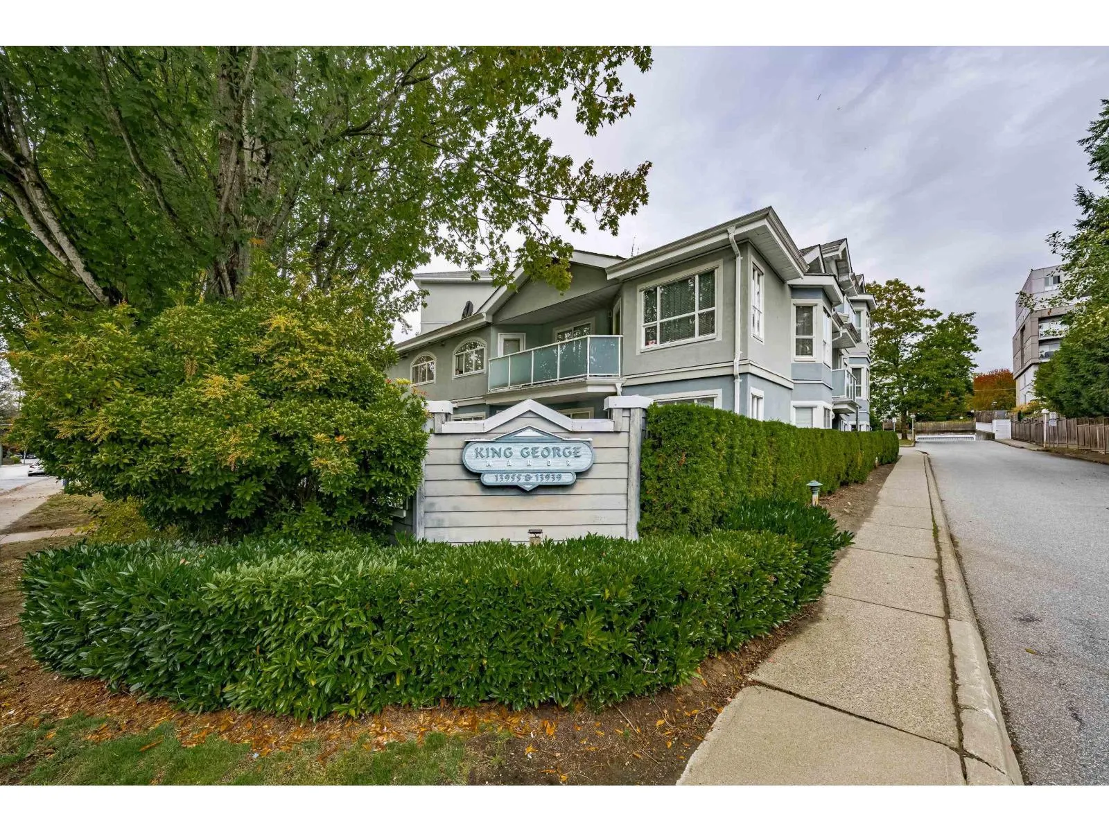 304 13955 LAUREL DRIVE