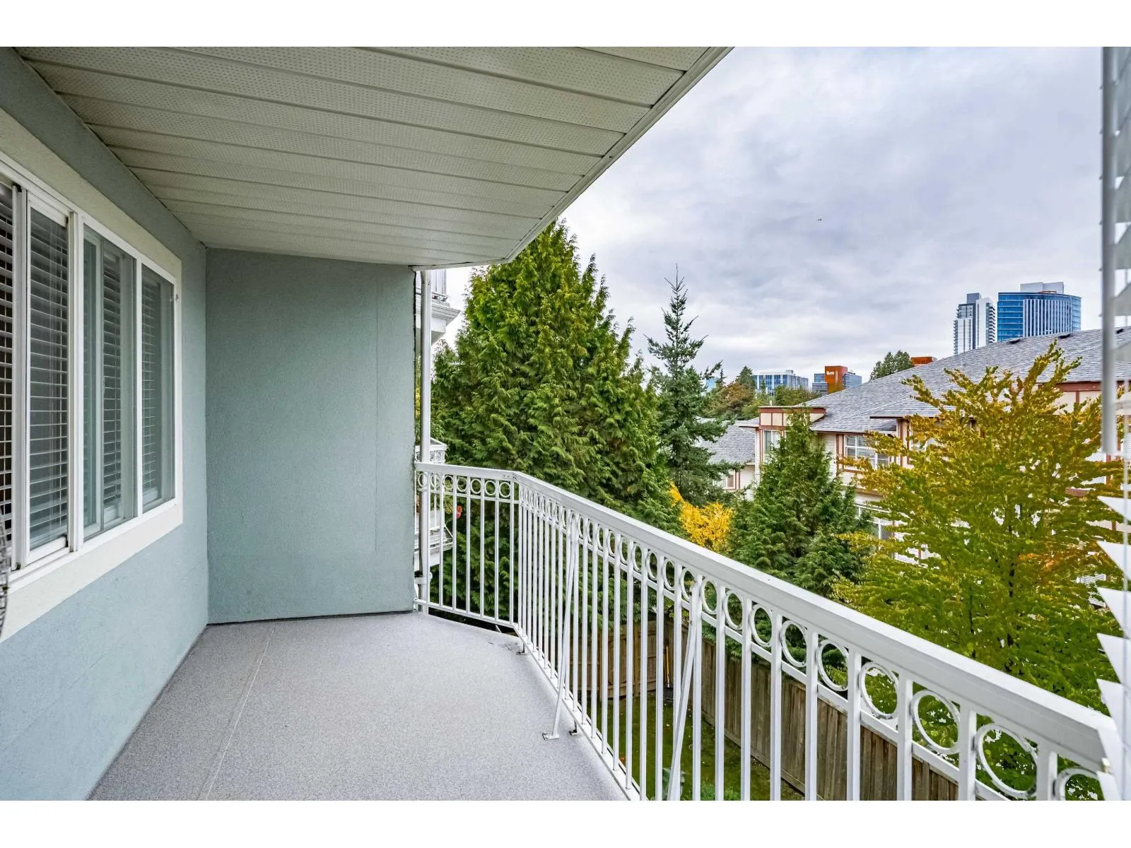 304 13955 LAUREL DRIVE