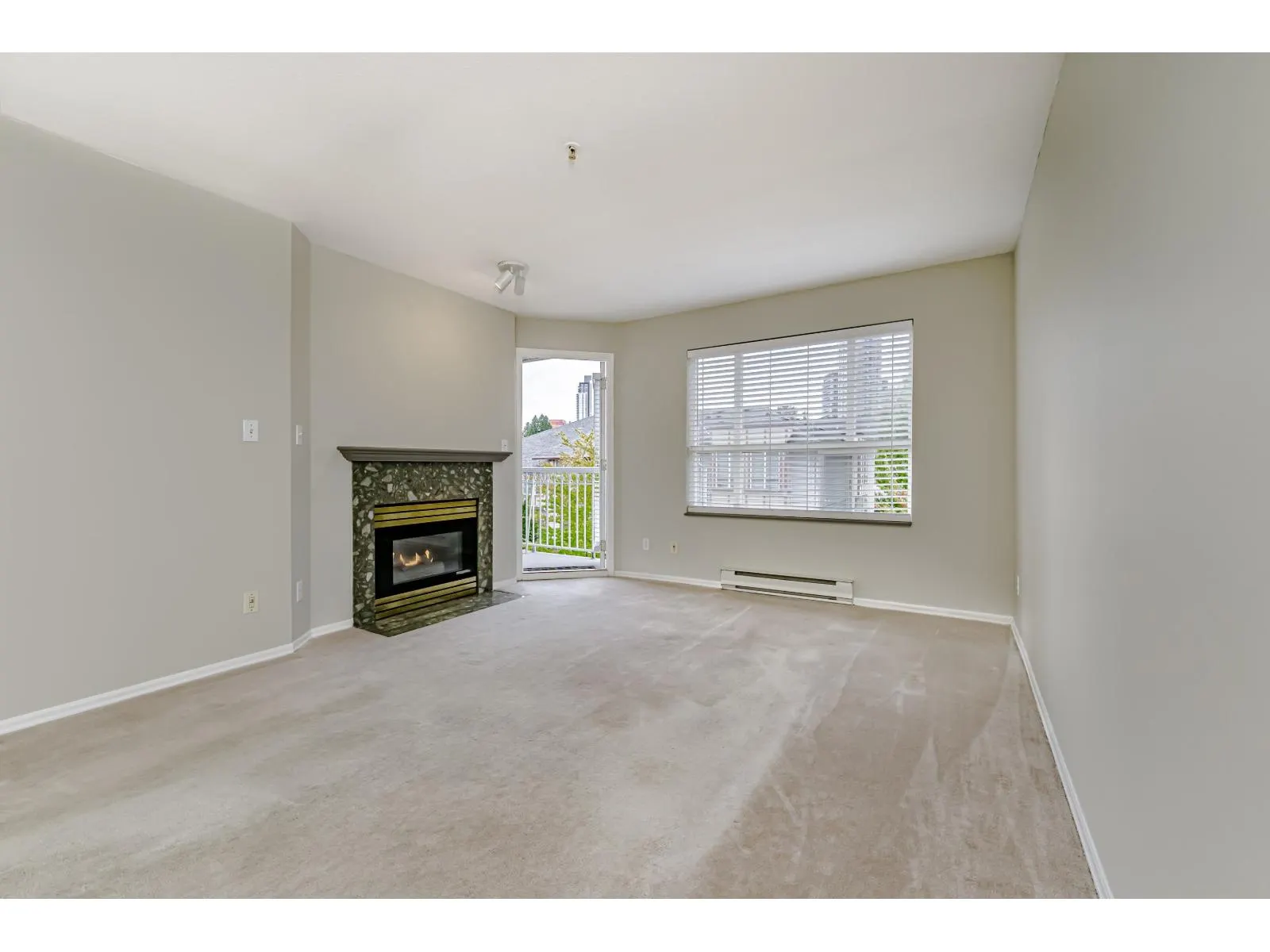 304 13955 LAUREL DRIVE
