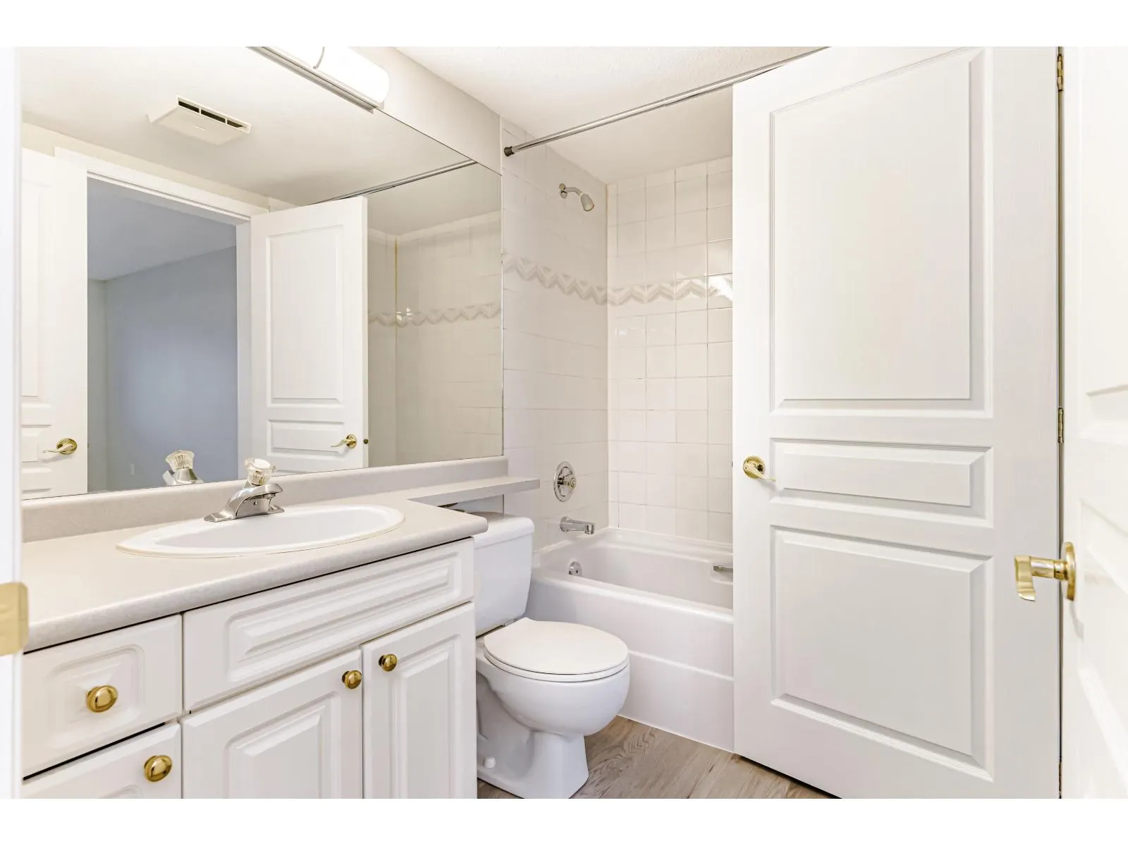 304 13955 LAUREL DRIVE