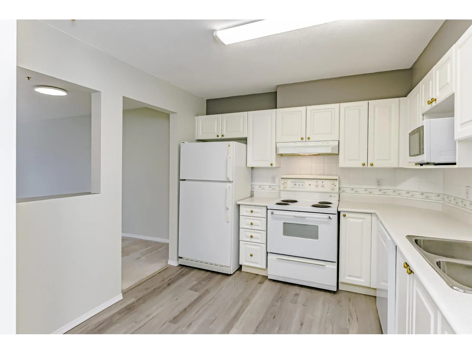 304 13955 LAUREL DRIVE