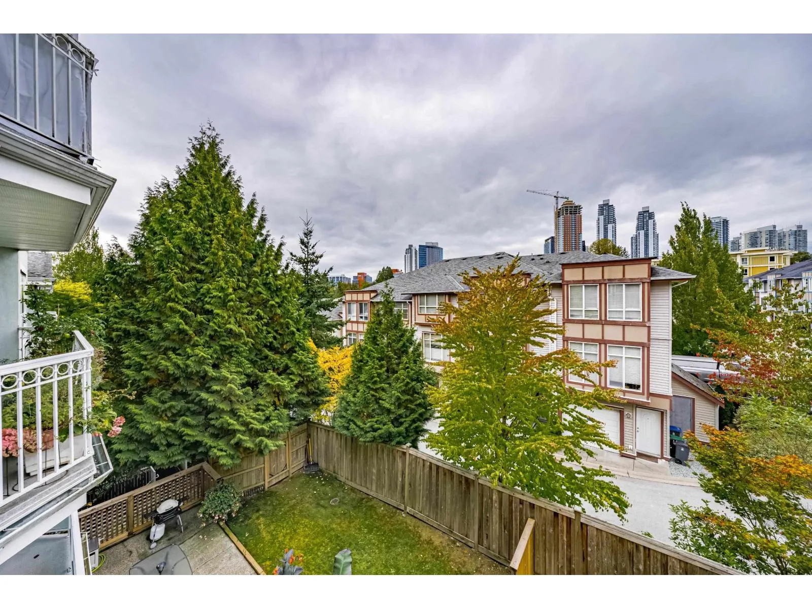 304 13955 LAUREL DRIVE