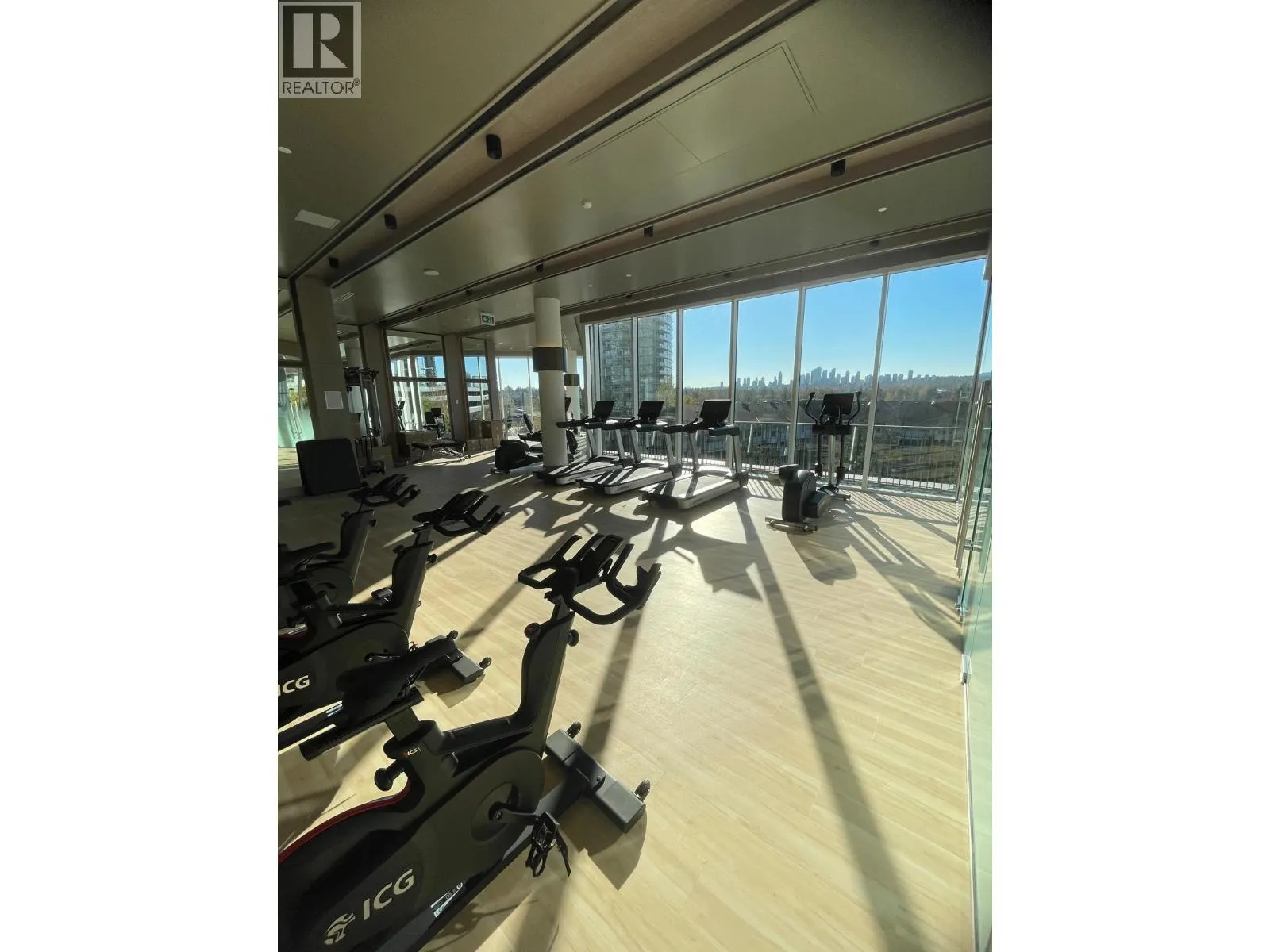 19XX 4720 LOUGHEED HIGHWAY