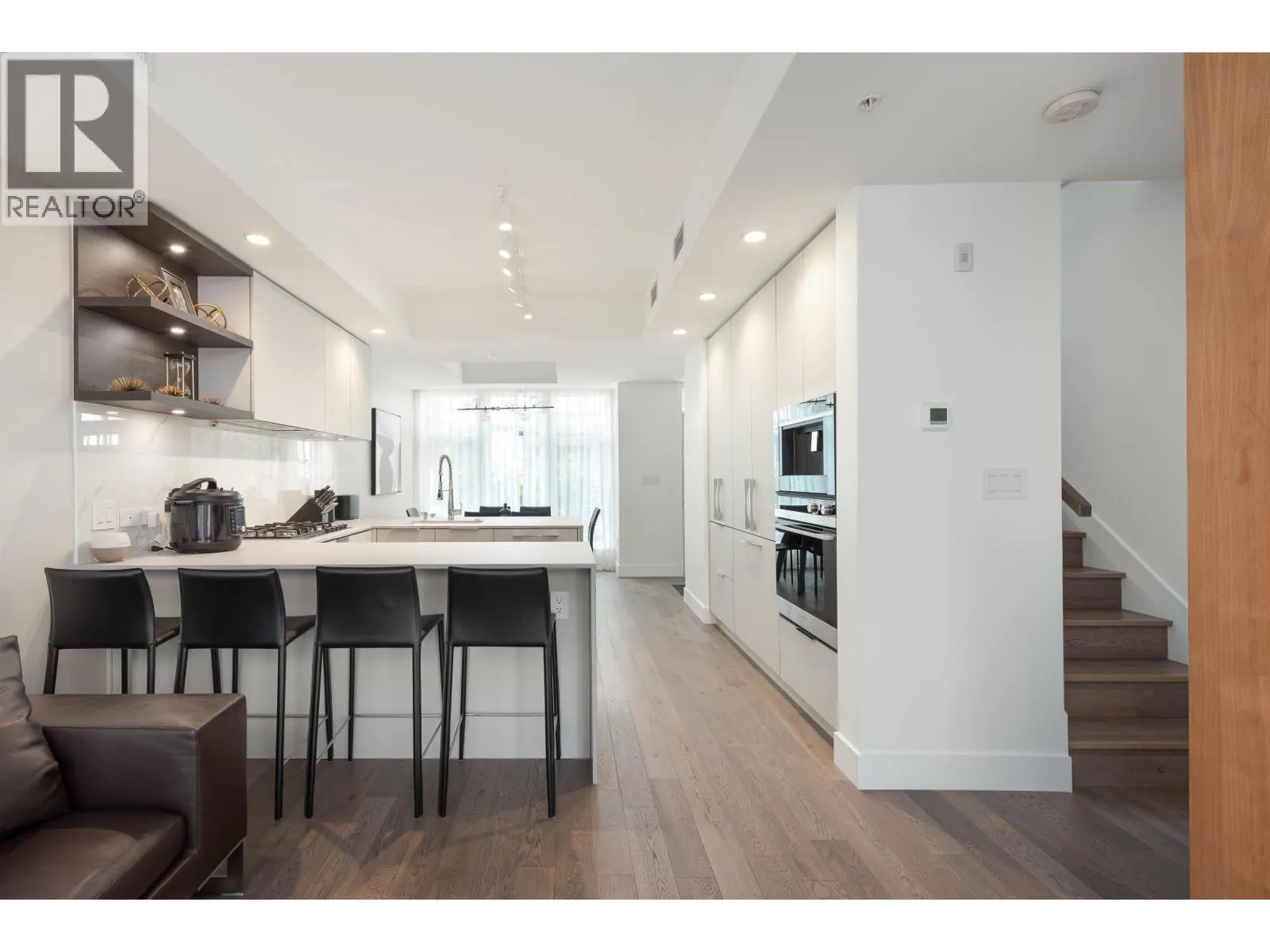124 2070 CURLING ROAD