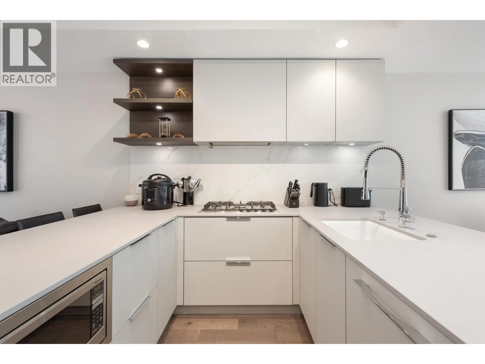 124 2070 CURLING ROAD