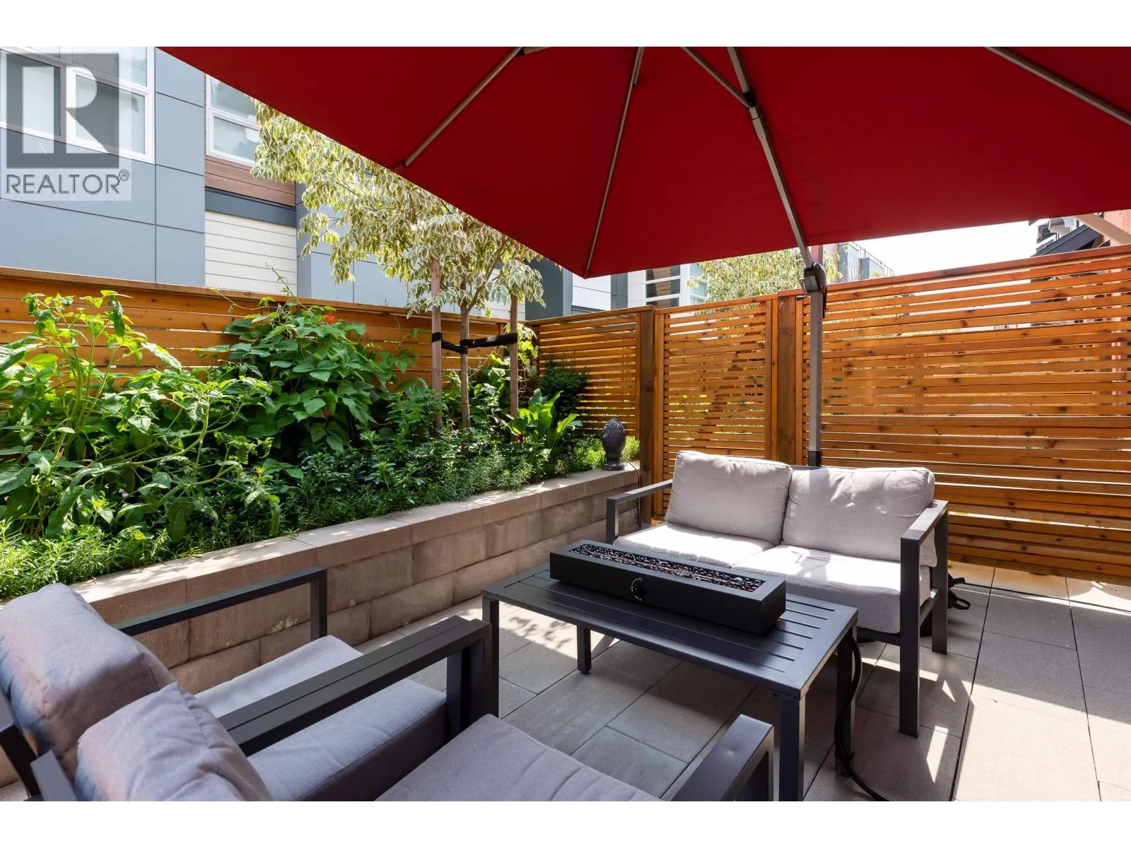 124 2070 CURLING ROAD