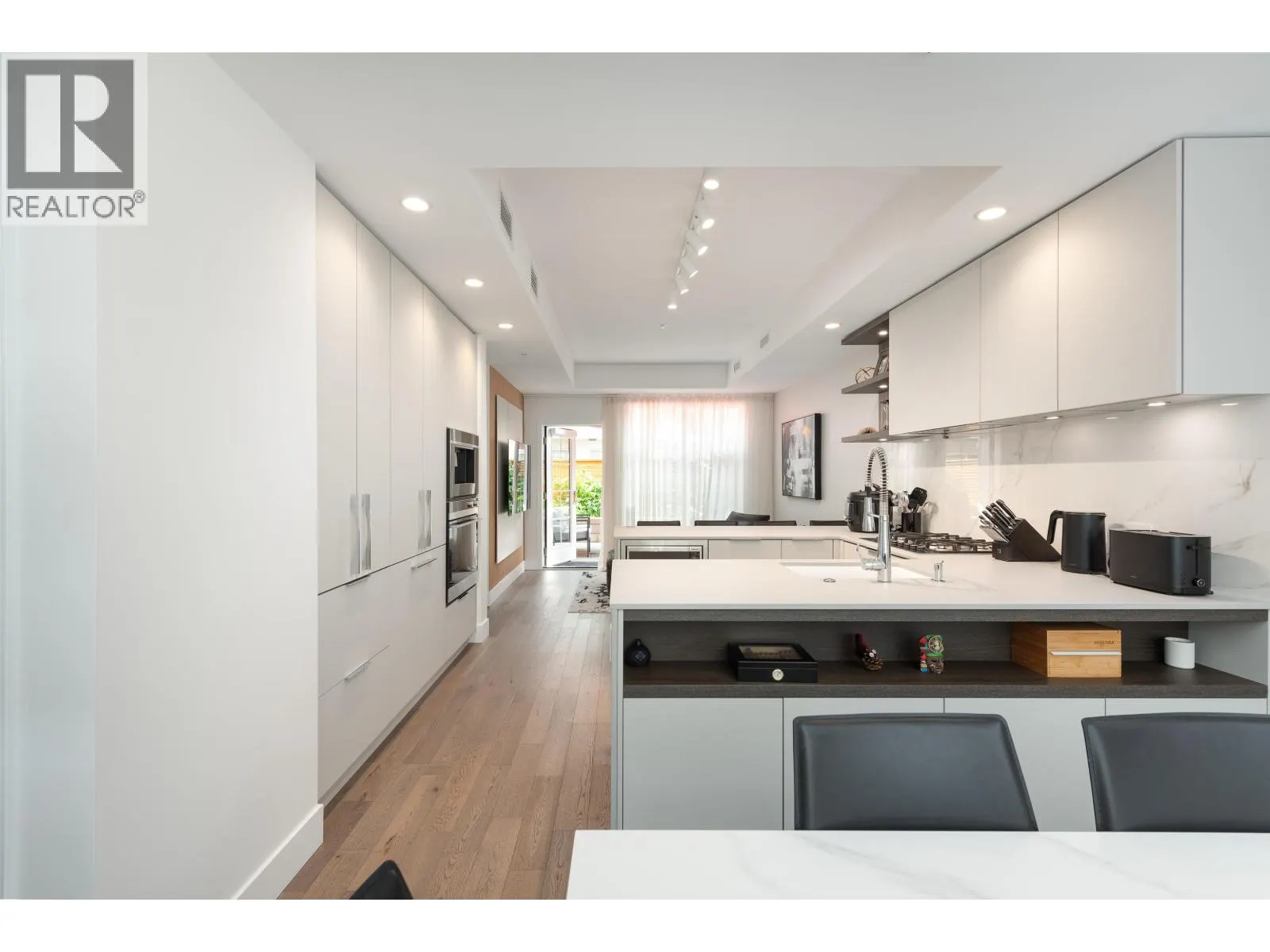 124 2070 CURLING ROAD