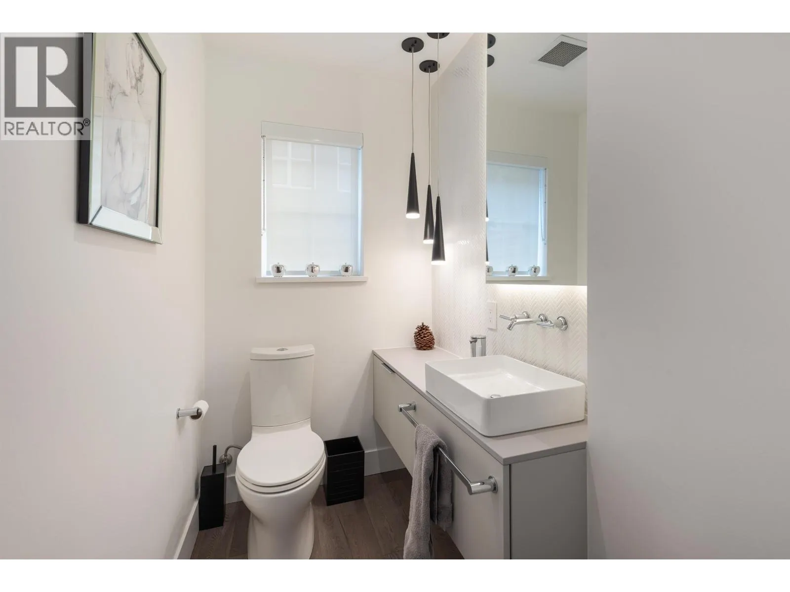 124 2070 CURLING ROAD