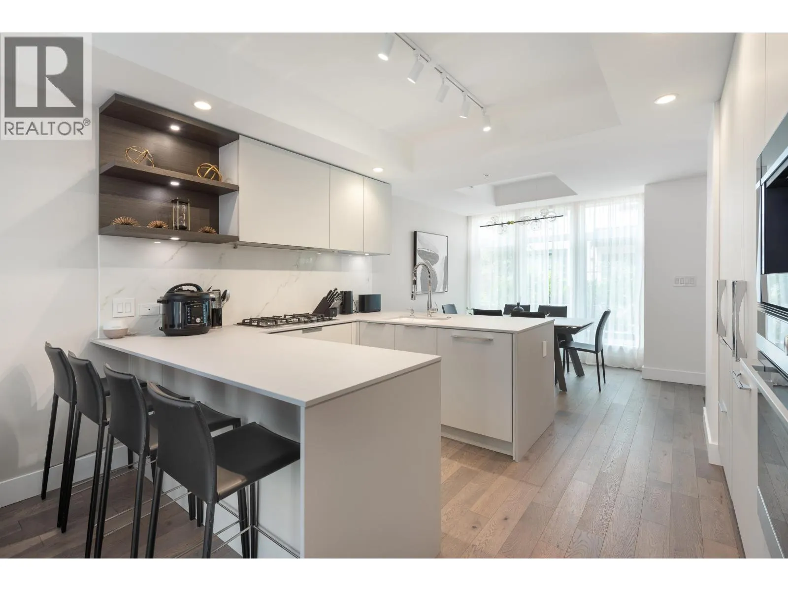 124 2070 CURLING ROAD