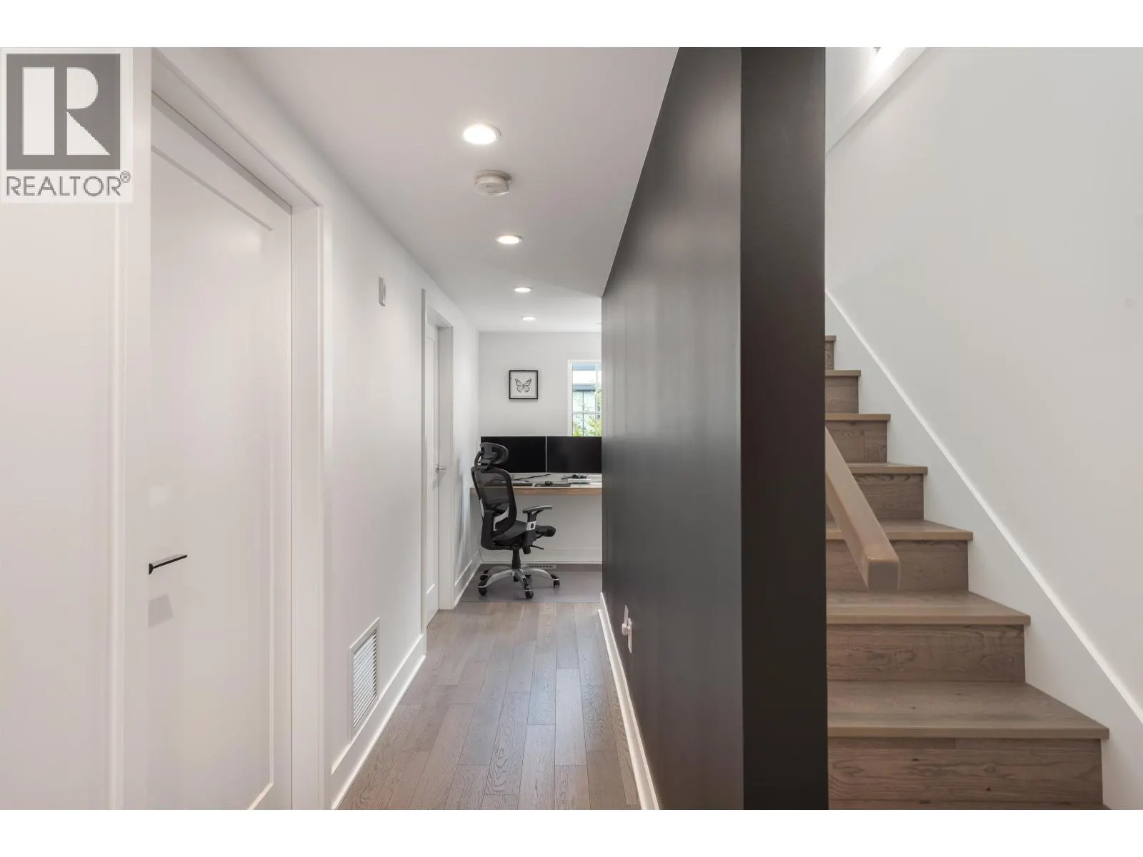 124 2070 CURLING ROAD
