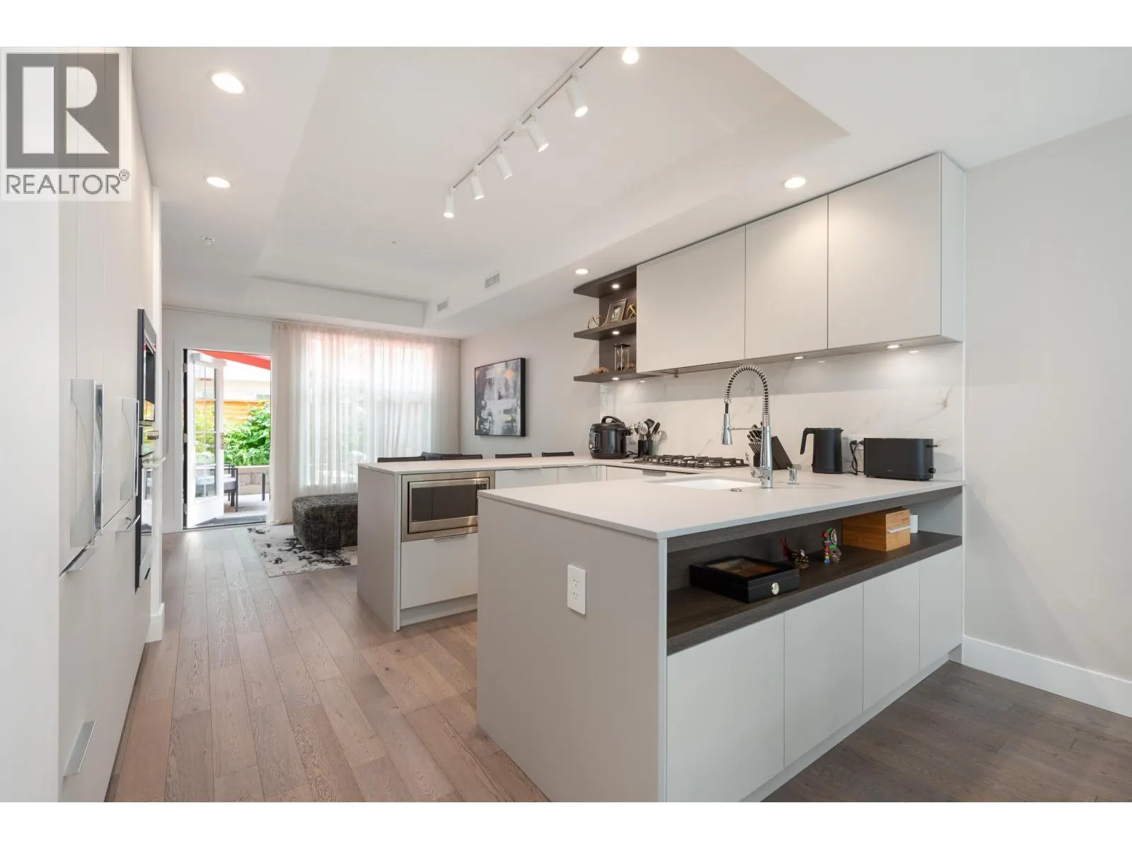 124 2070 CURLING ROAD