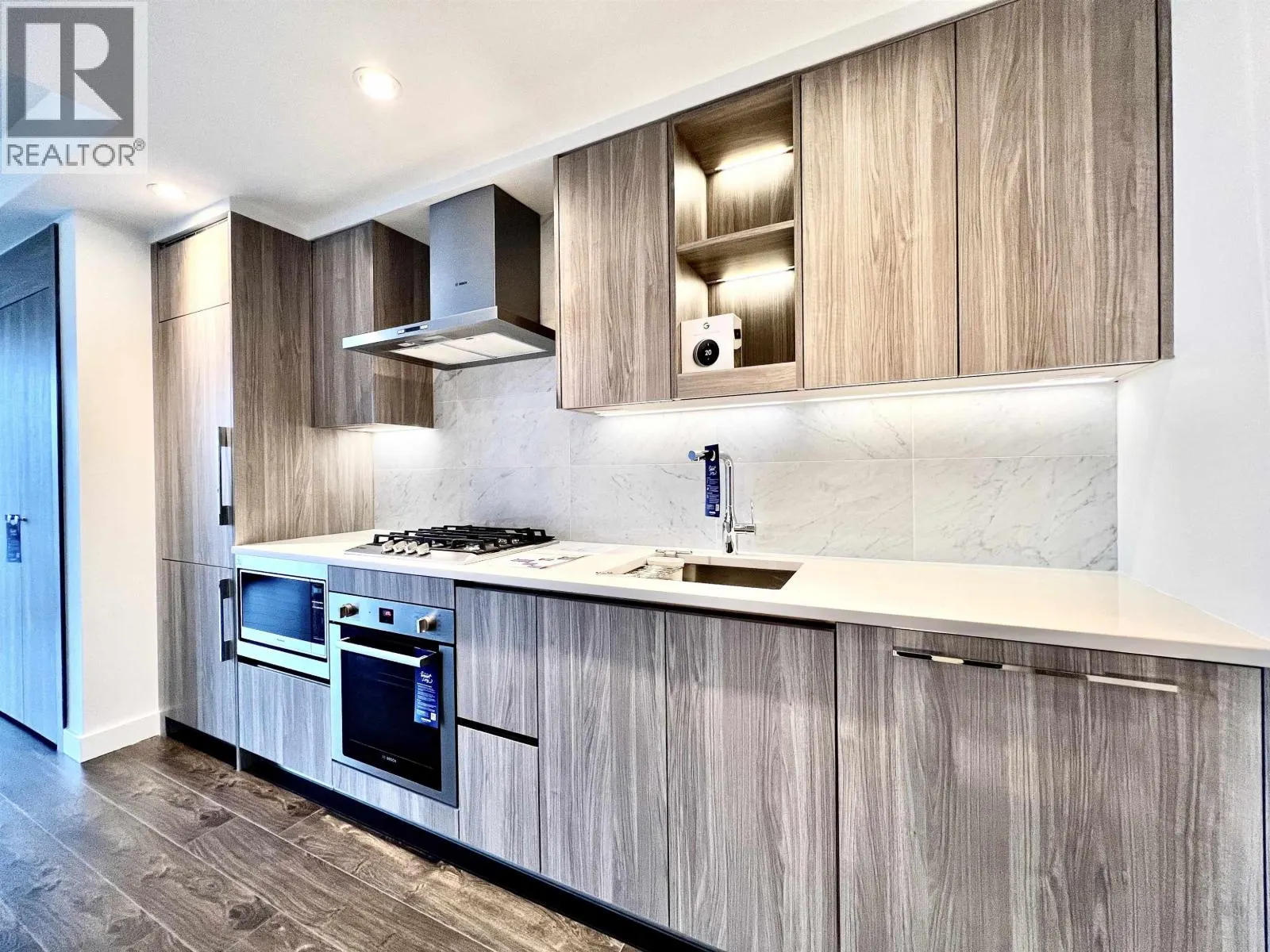 2510 4730 LOUGHEED HIGHWAY