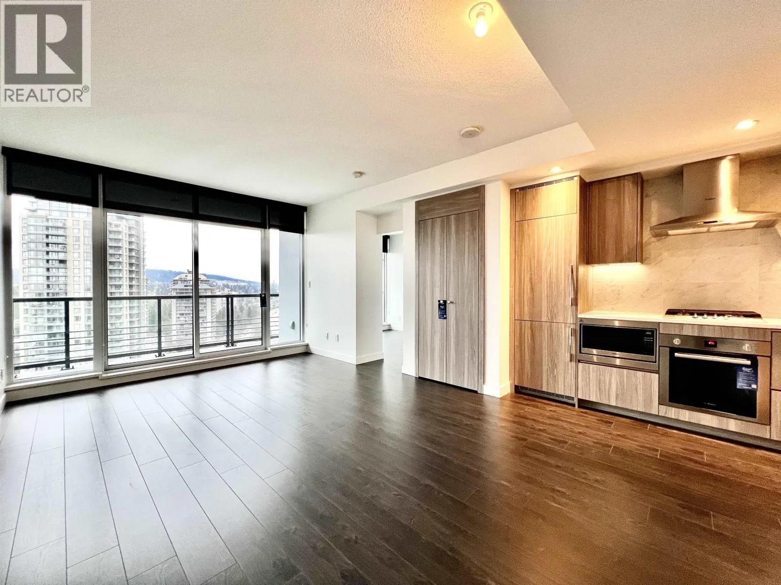 2510 4730 LOUGHEED HIGHWAY