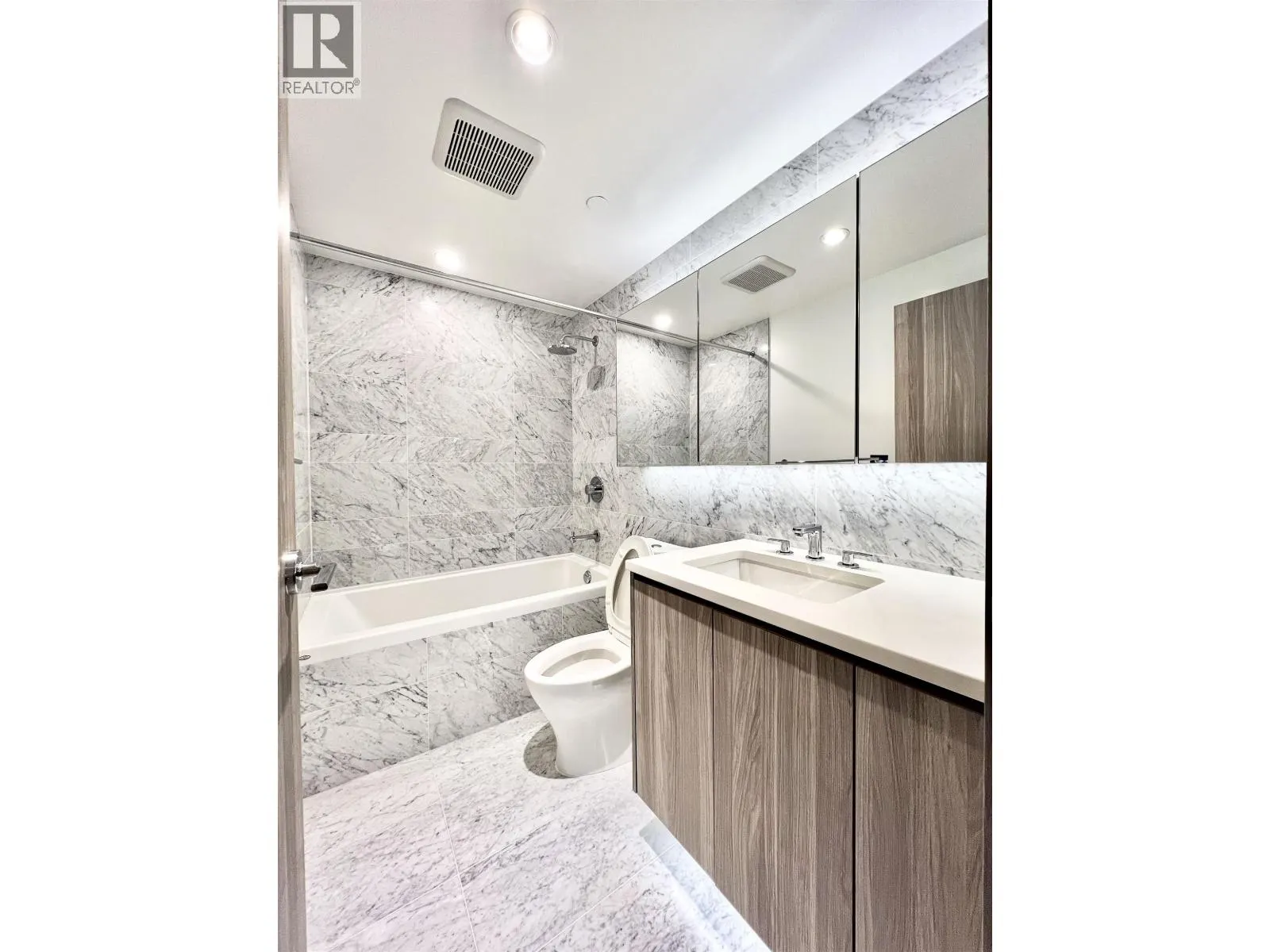 2510 4730 LOUGHEED HIGHWAY