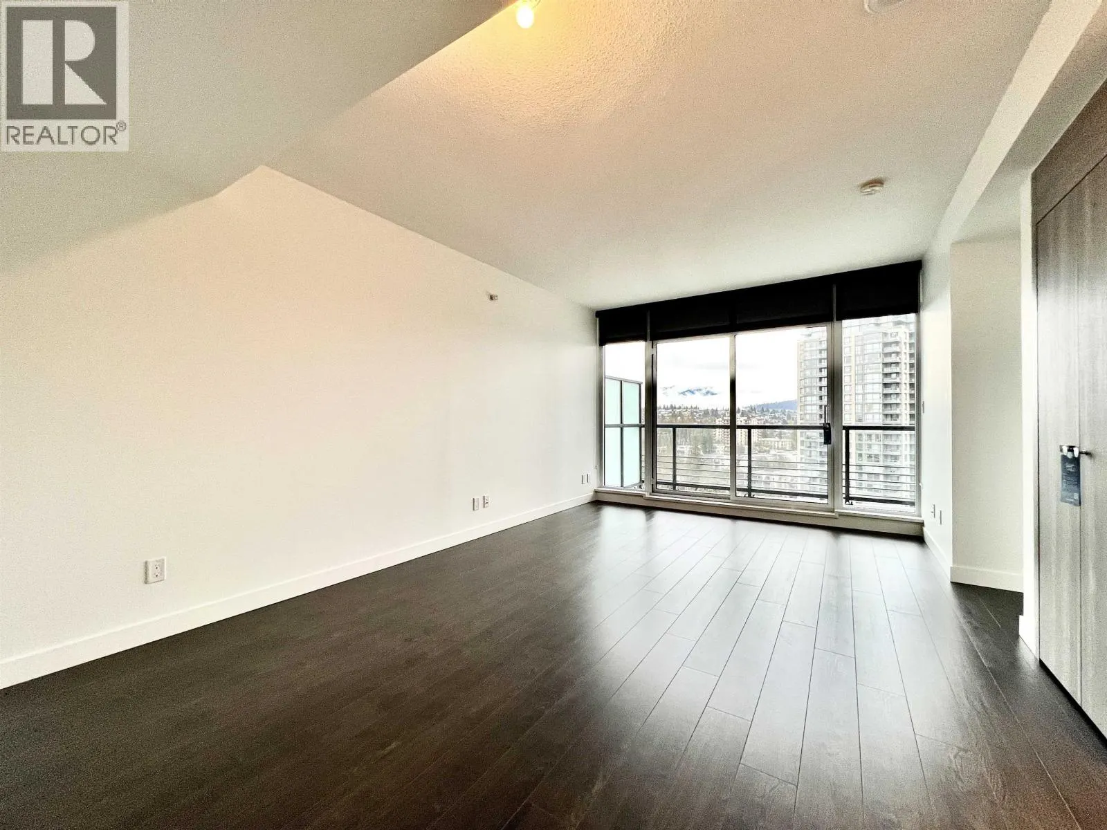 2510 4730 LOUGHEED HIGHWAY