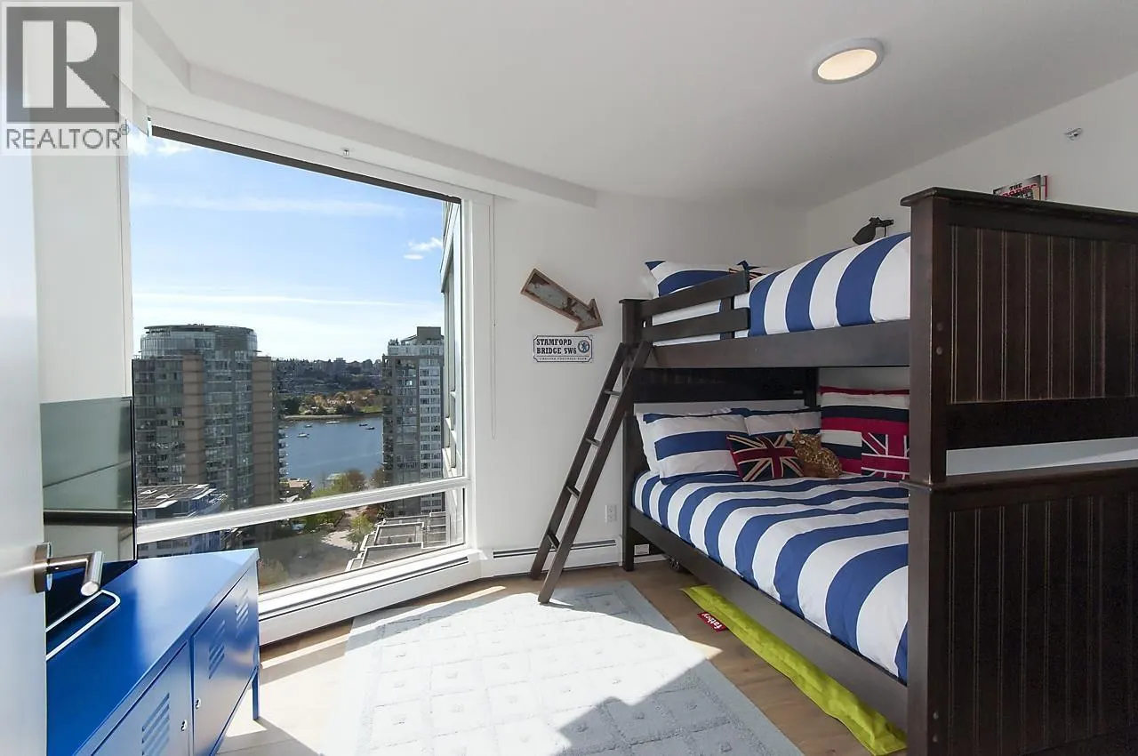 1105 1201 MARINASIDE CRESCENT