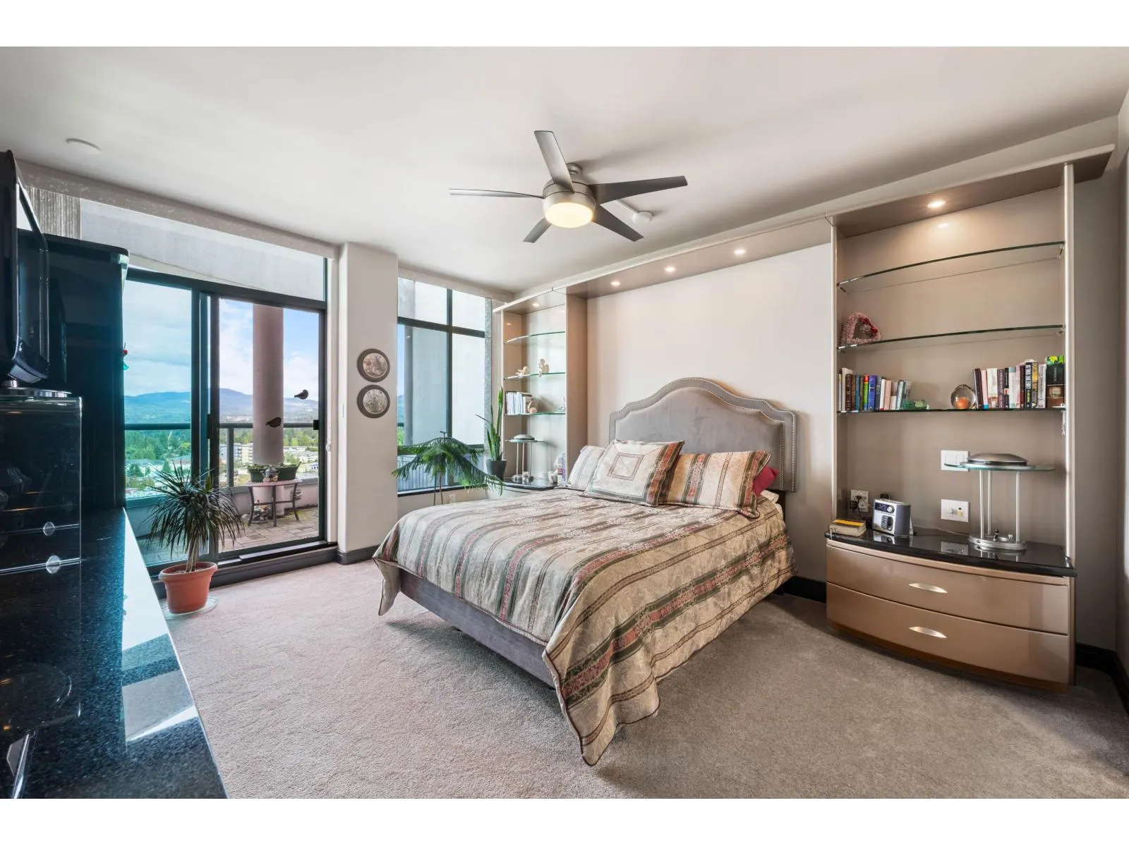 1704 33065 MILL LAKE ROAD