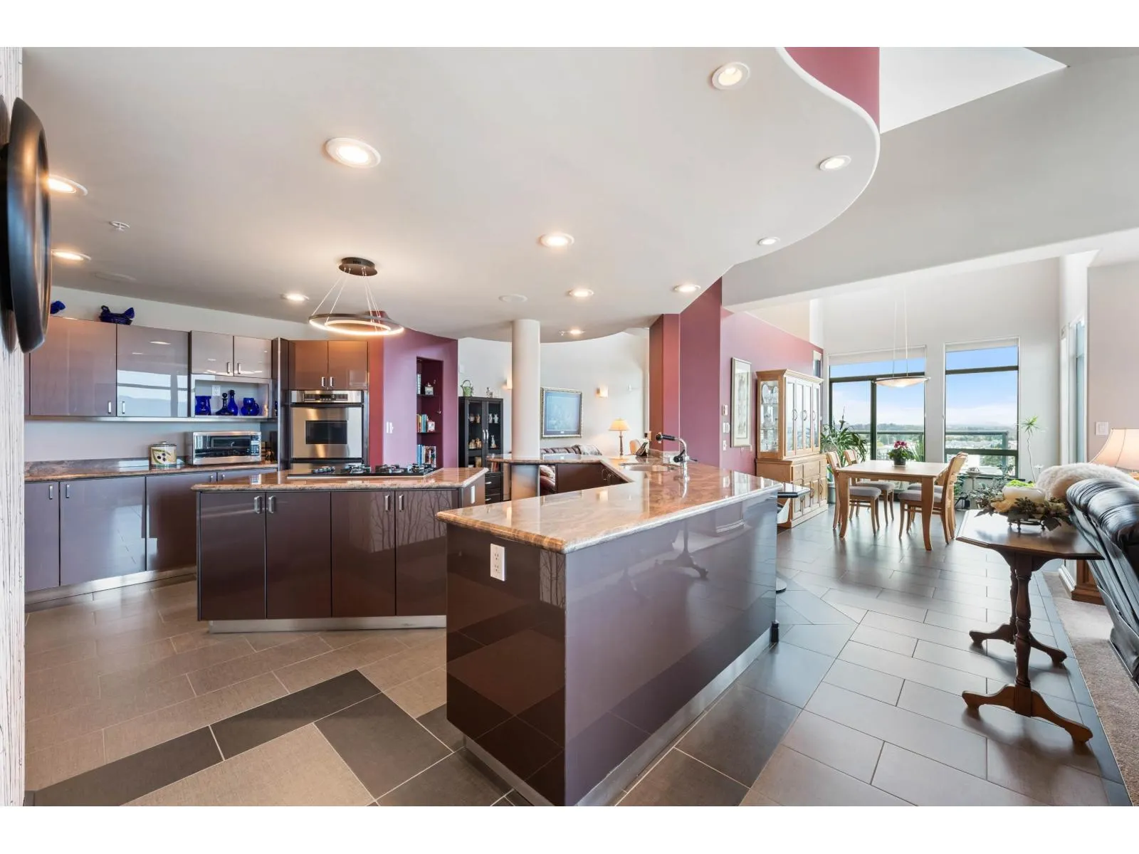 1704 33065 MILL LAKE ROAD