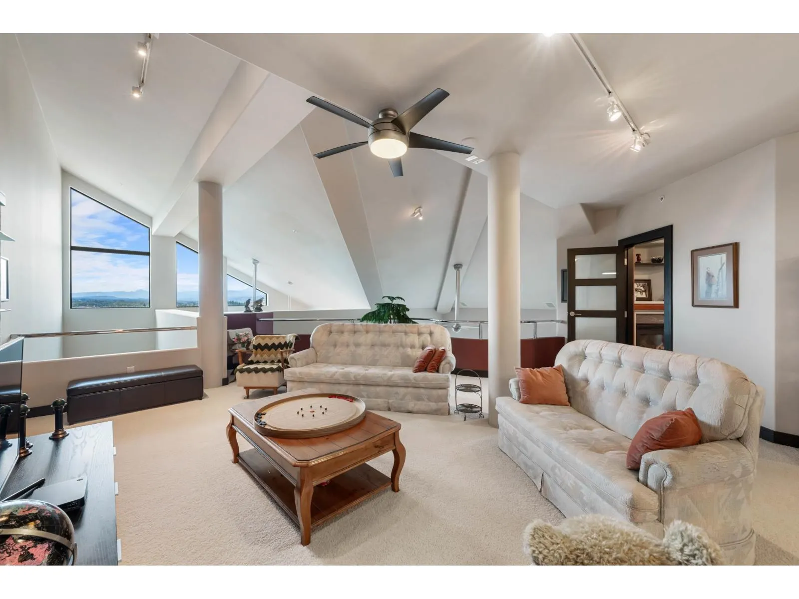 1704 33065 MILL LAKE ROAD