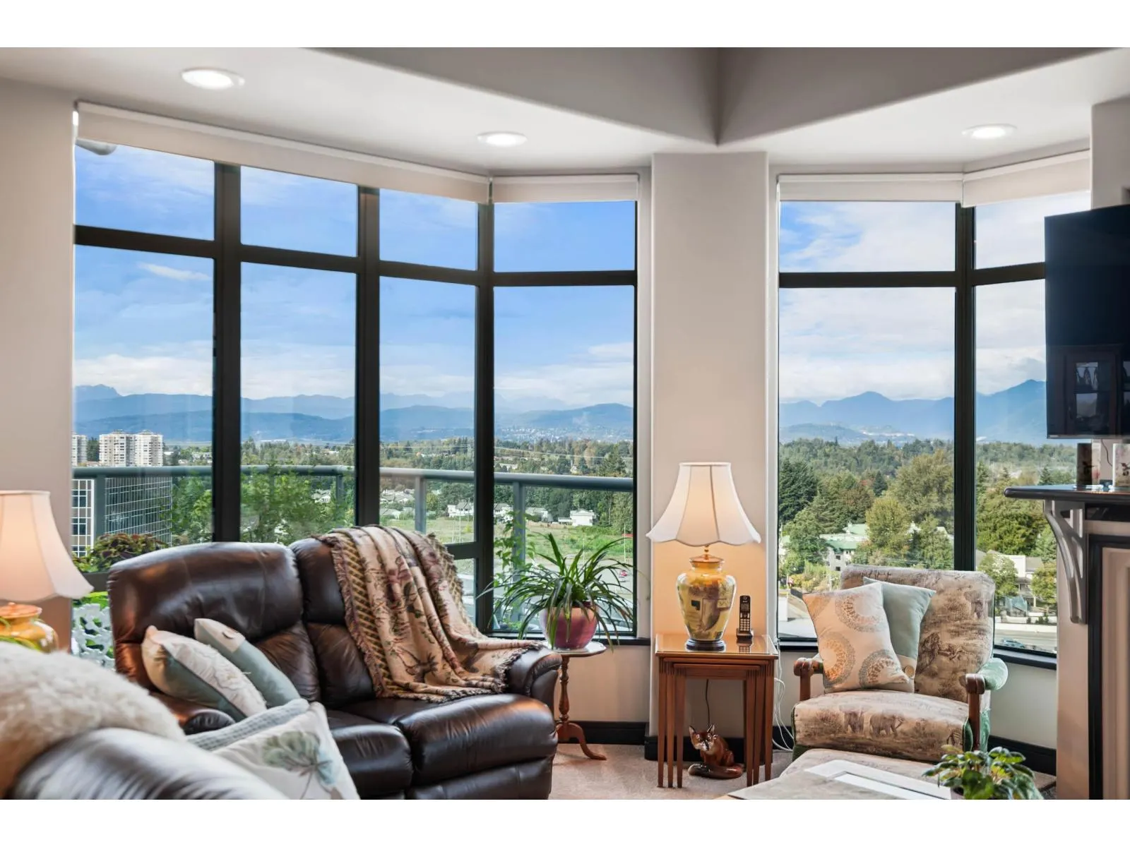 1704 33065 MILL LAKE ROAD