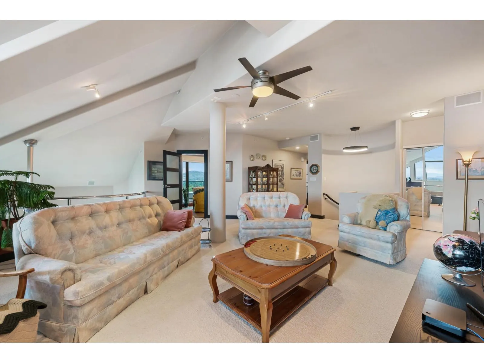 1704 33065 MILL LAKE ROAD