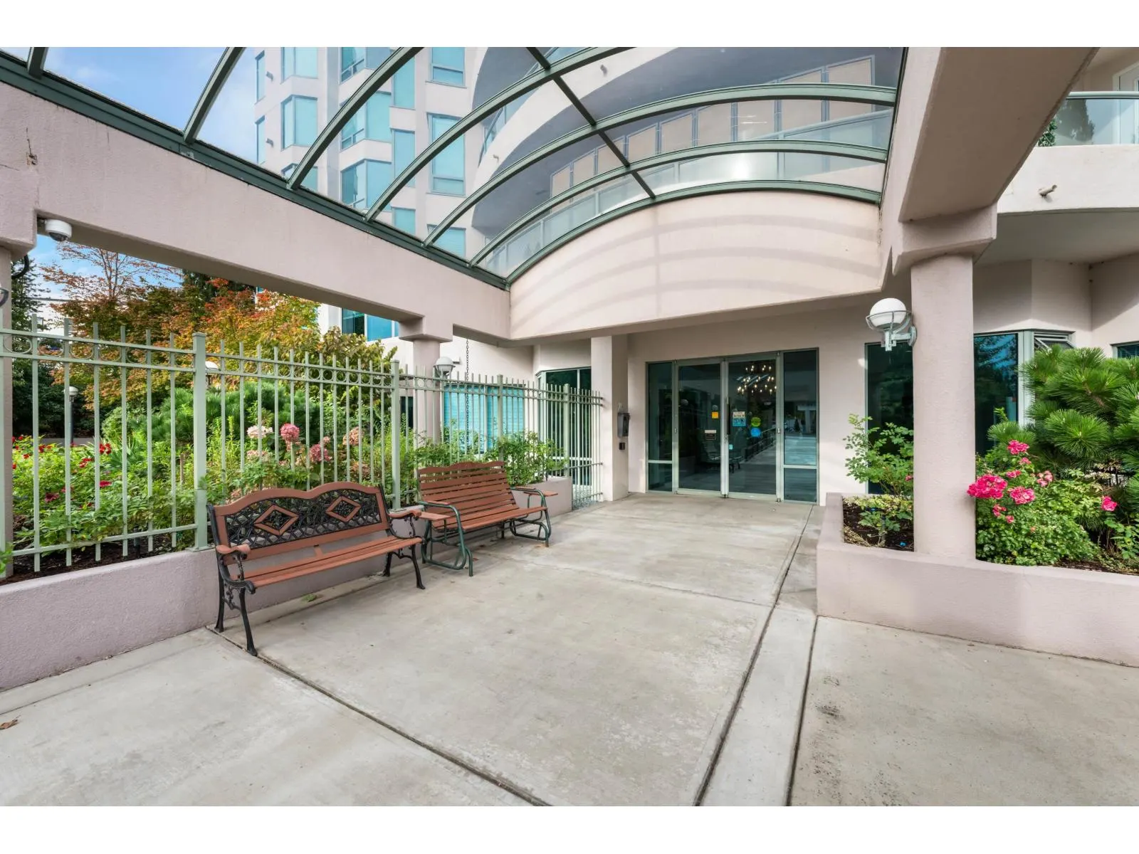 1704 33065 MILL LAKE ROAD
