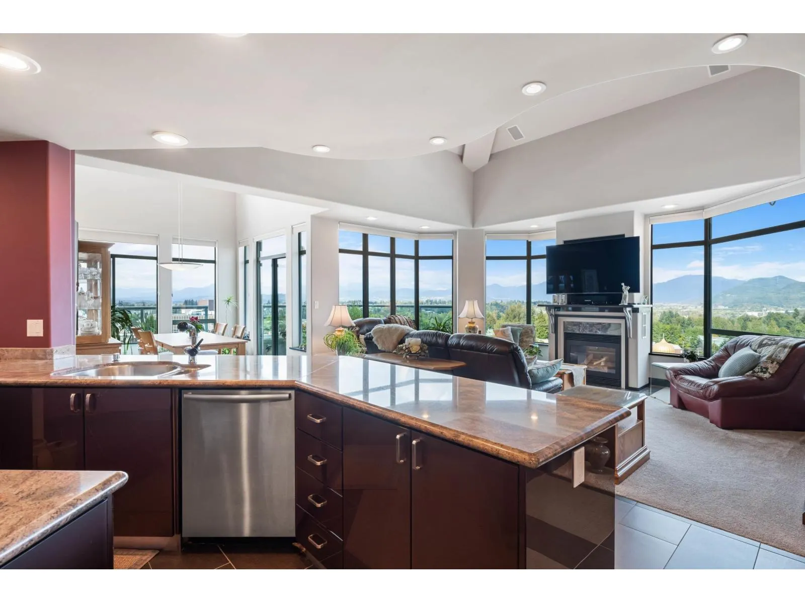 1704 33065 MILL LAKE ROAD