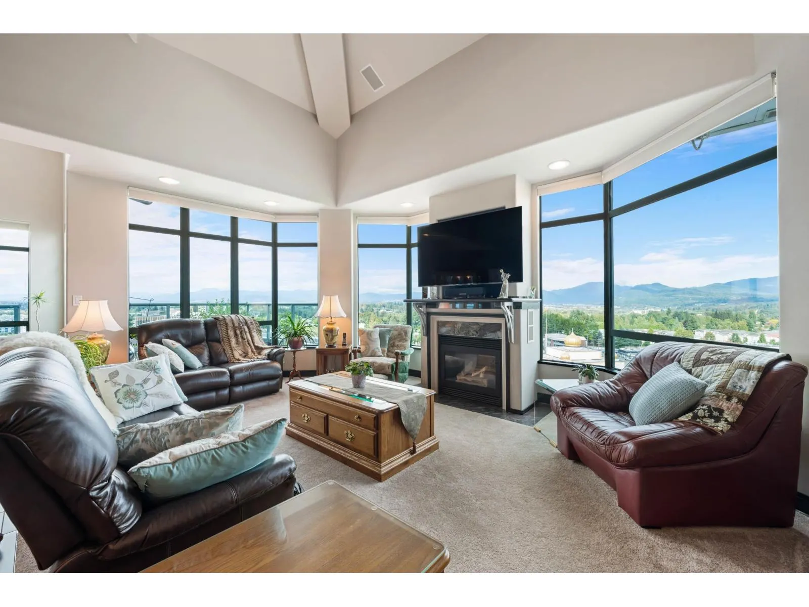 1704 33065 MILL LAKE ROAD