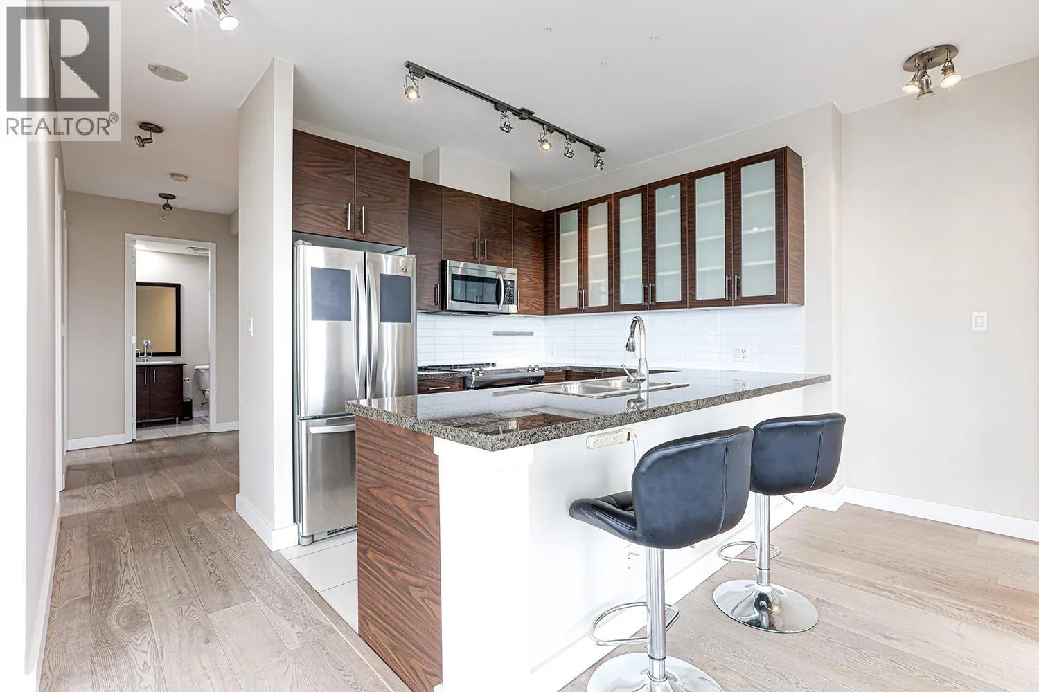 3002 2355 MADISON AVENUE