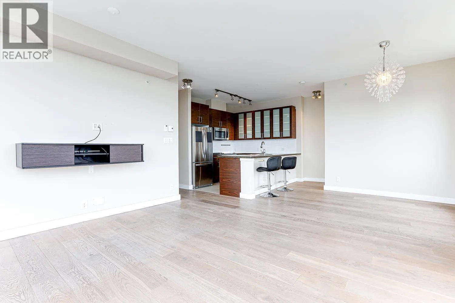 3002 2355 MADISON AVENUE