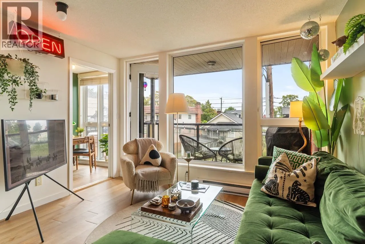 313 2636 E HASTINGS STREET