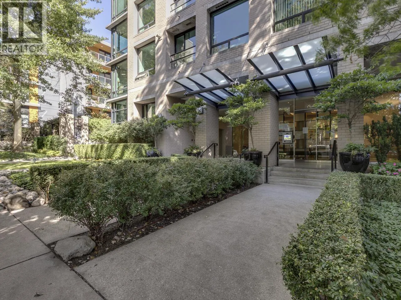 706 1003 BURNABY STREET