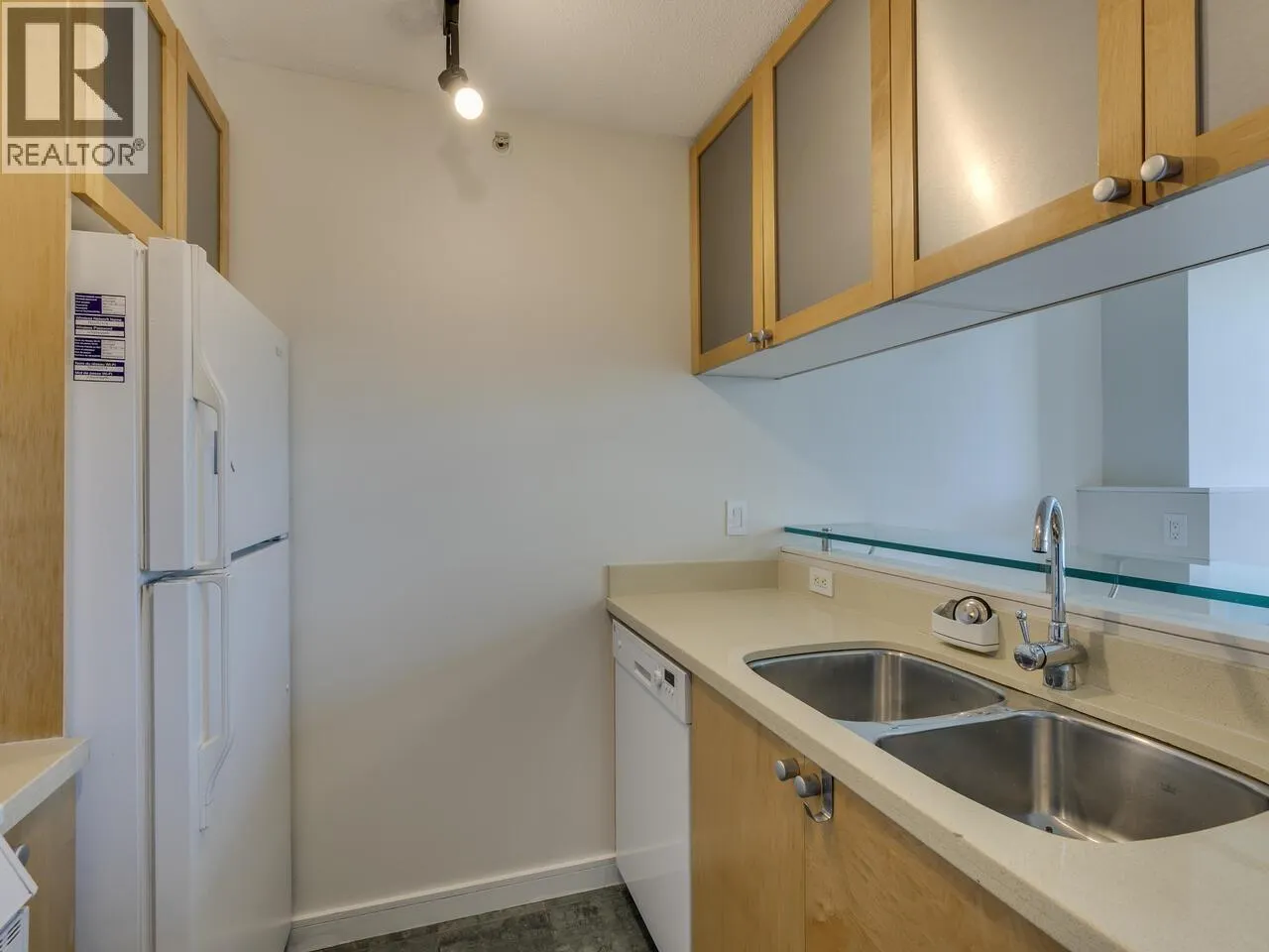706 1003 BURNABY STREET