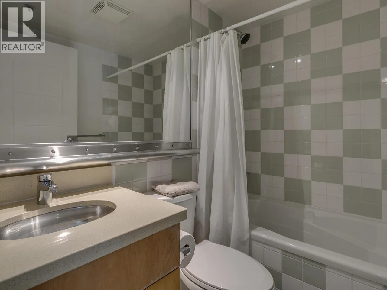706 1003 BURNABY STREET