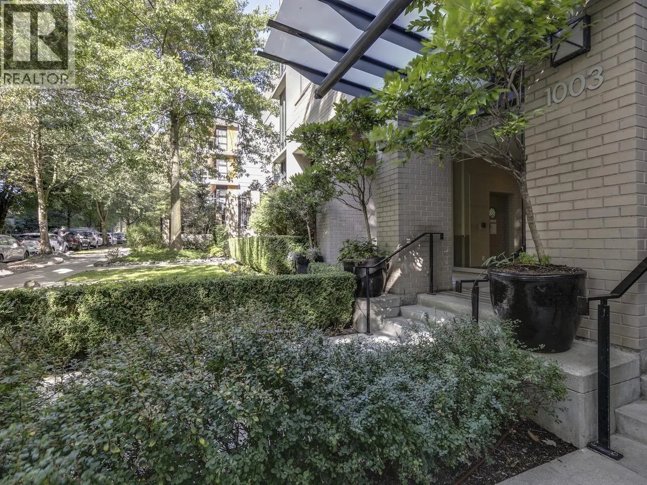 706 1003 BURNABY STREET