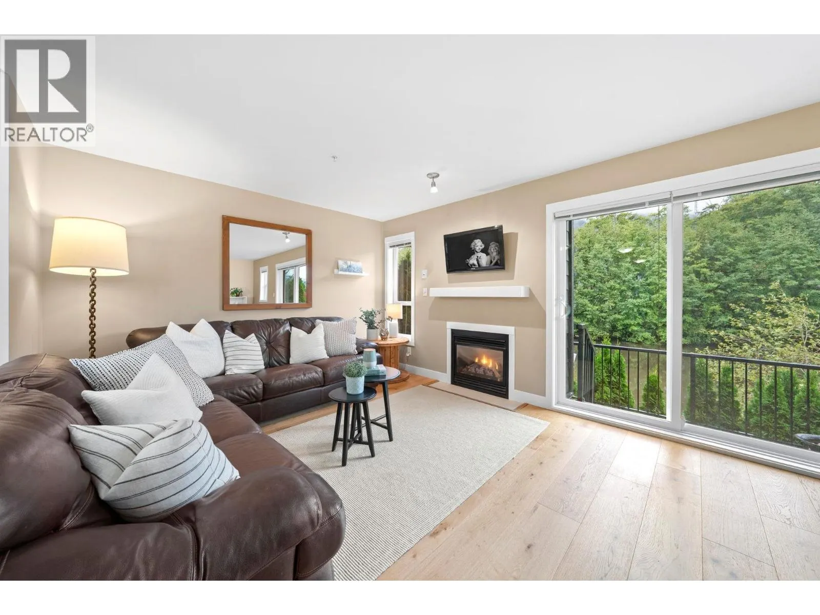 18 1204 MAIN STREET