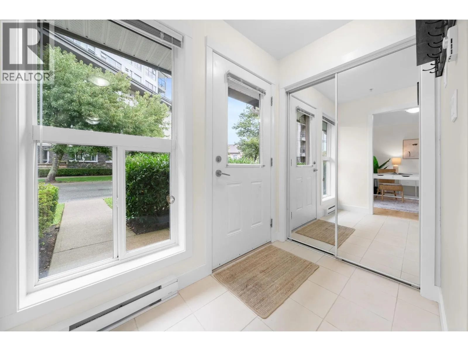 18 1204 MAIN STREET