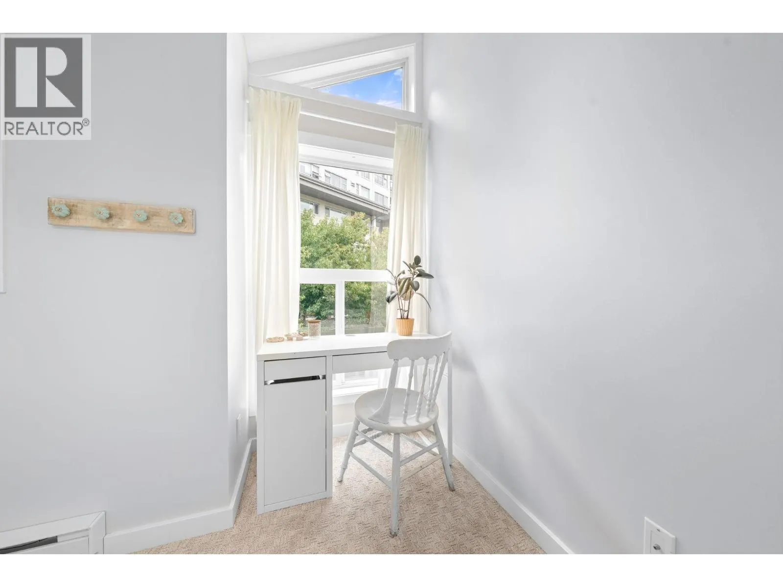 18 1204 MAIN STREET