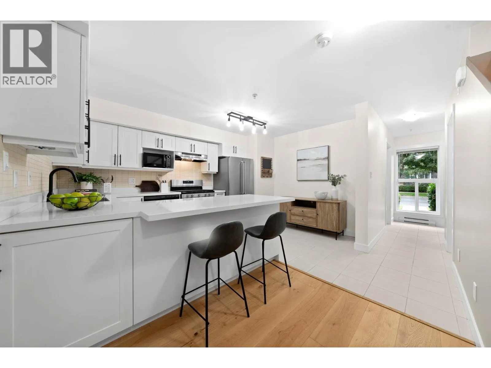 18 1204 MAIN STREET