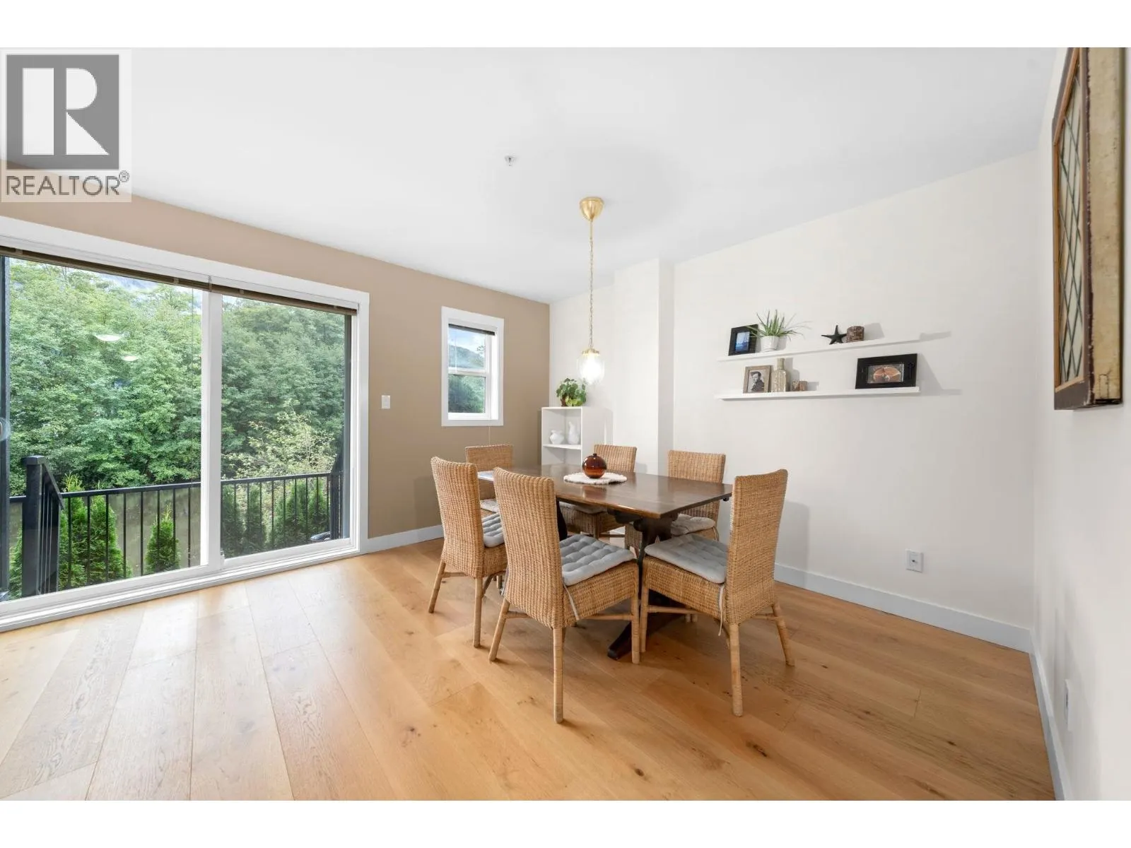 18 1204 MAIN STREET
