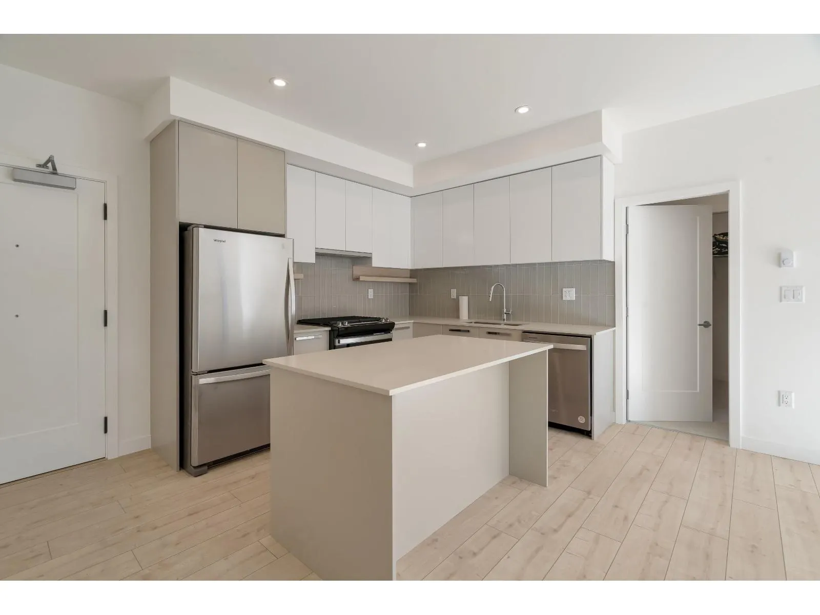 223 13788 76 AVENUE